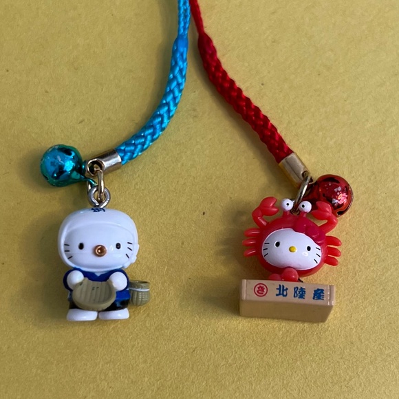 Vintage Hello Kitty　Local Netsuke　Hokkaido & Shimane Pre - Picture 1 of 5